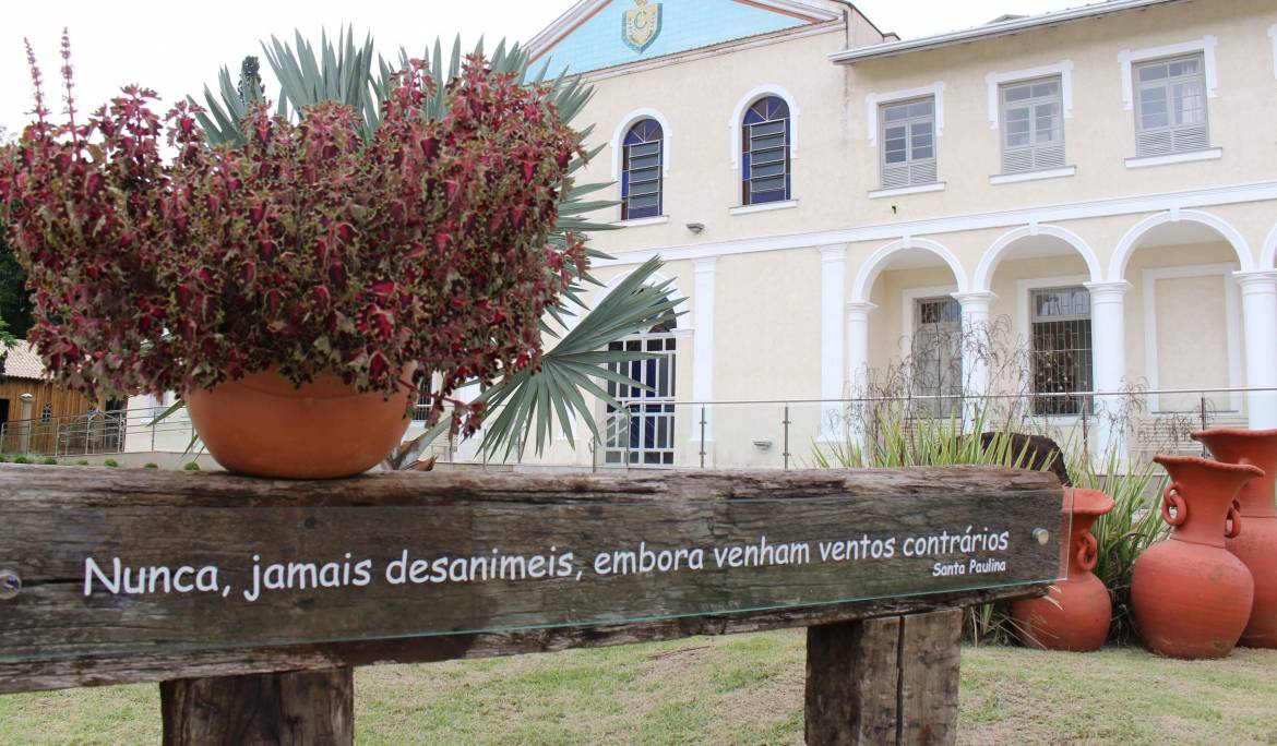 Frases-de-Santa-Paulina-Copia.jpg